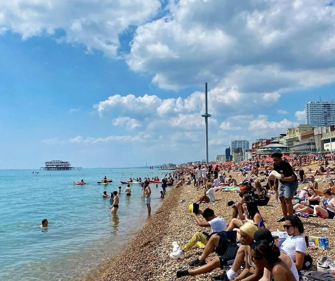 Apartment Three Bedroom House By Peacegrove Homes Short Lets & Serviced Accommodation Brighton With Free Wifi & Pet Friendly