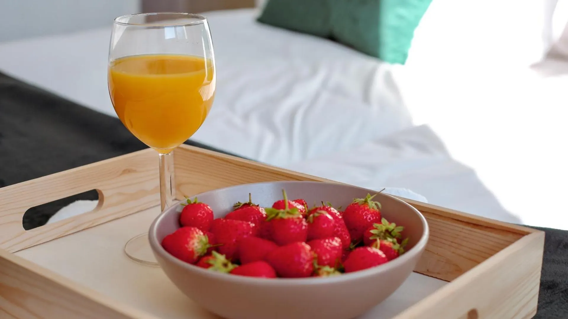 Three Bedroom House By Peacegrove Homes Short Lets & Serviced Accommodation Brighton With Free Wifi & Pet Friendly United Kingdom